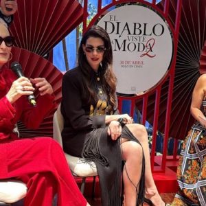 GLAMOUR Y CINE INTERNACIONAL ILUMINAN LA CASA AZUL CON MERYL STREEP Y ANNE HATHAWAY